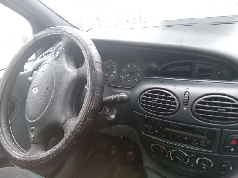 Renault Megane, снимка 7 - Автомобили и джипове - 48636832