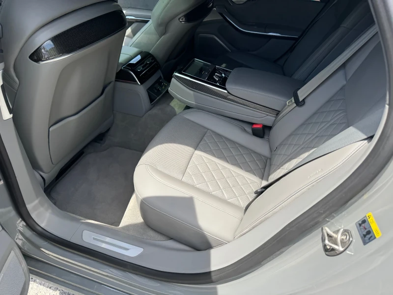 Audi S8 full max, керамика, bang&olufsen advanced, matrix, снимка 16 - Автомобили и джипове - 52567947