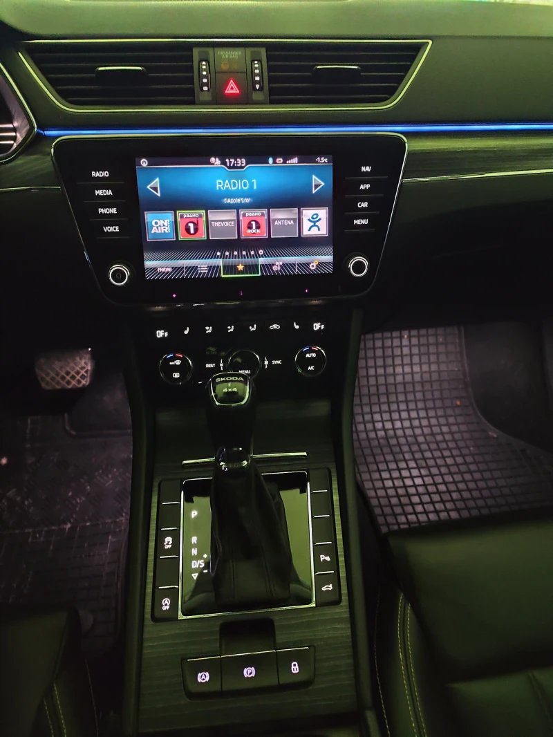 Skoda Superb 2.0 TDI 4Х4 200 к.с. 7 DSG, снимка 10 - Автомобили и джипове - 53079685