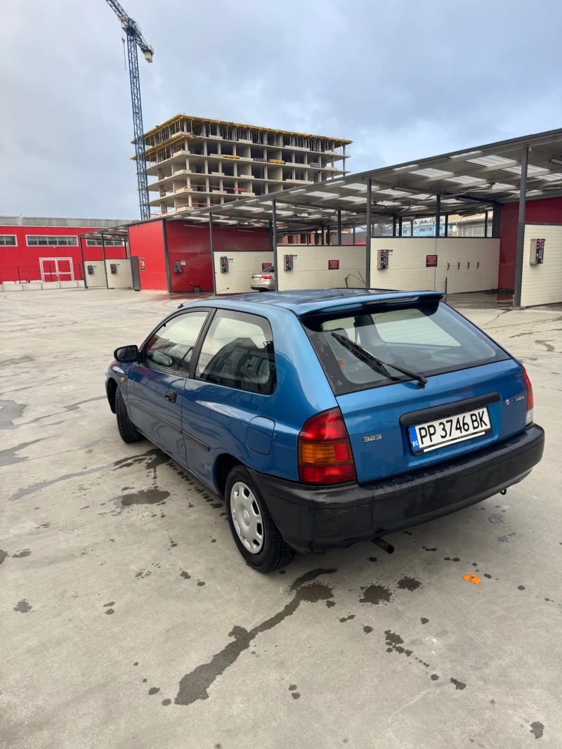 Mazda 323 1.3 16v, снимка 4 - Автомобили и джипове - 53088595