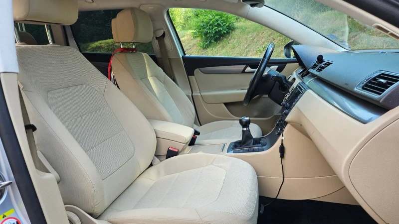 VW Passat, снимка 13 - Автомобили и джипове - 53141317