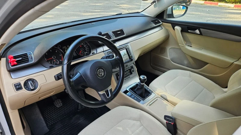 VW Passat, снимка 11 - Автомобили и джипове - 53141317