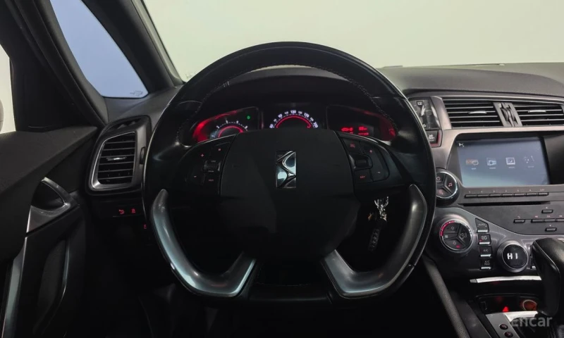 DS DS 5, снимка 13 - Автомобили и джипове - 53536354