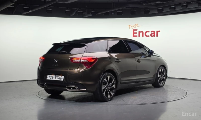 DS DS 5, снимка 2 - Автомобили и джипове - 53536354