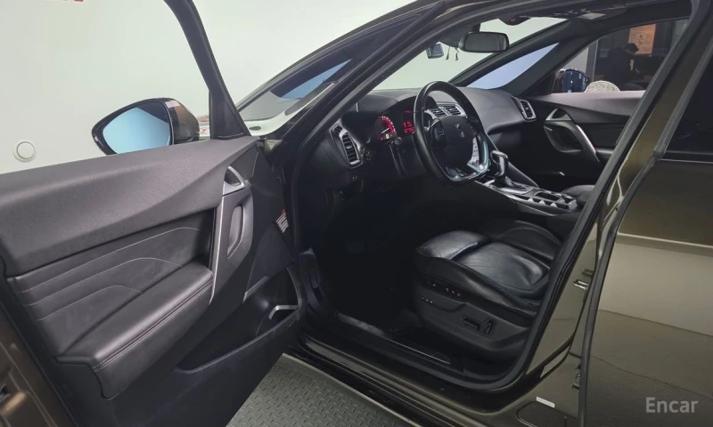 DS DS 5, снимка 10 - Автомобили и джипове - 53536354