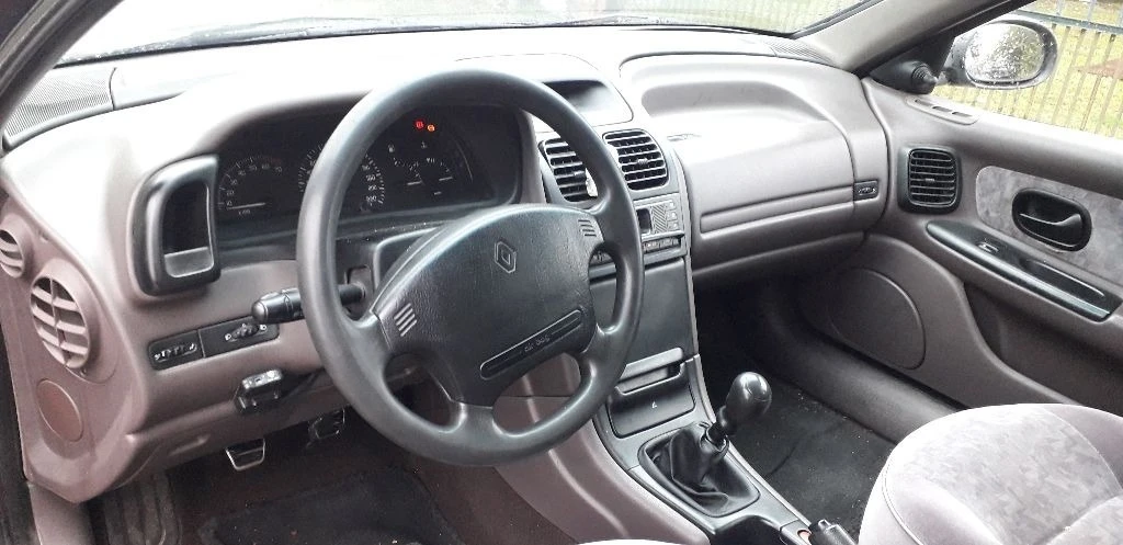 Renault Laguna 1.8 - изображение 3