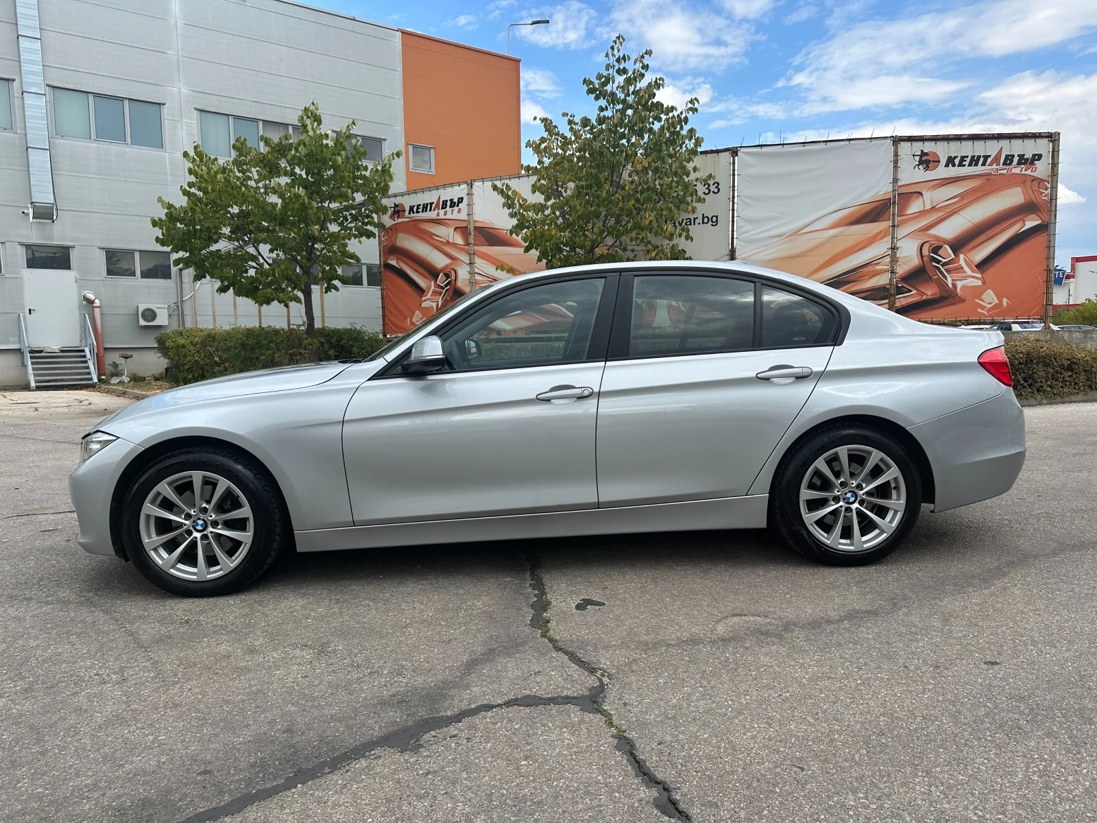 BMW 320 D Xdrive - изображение 2