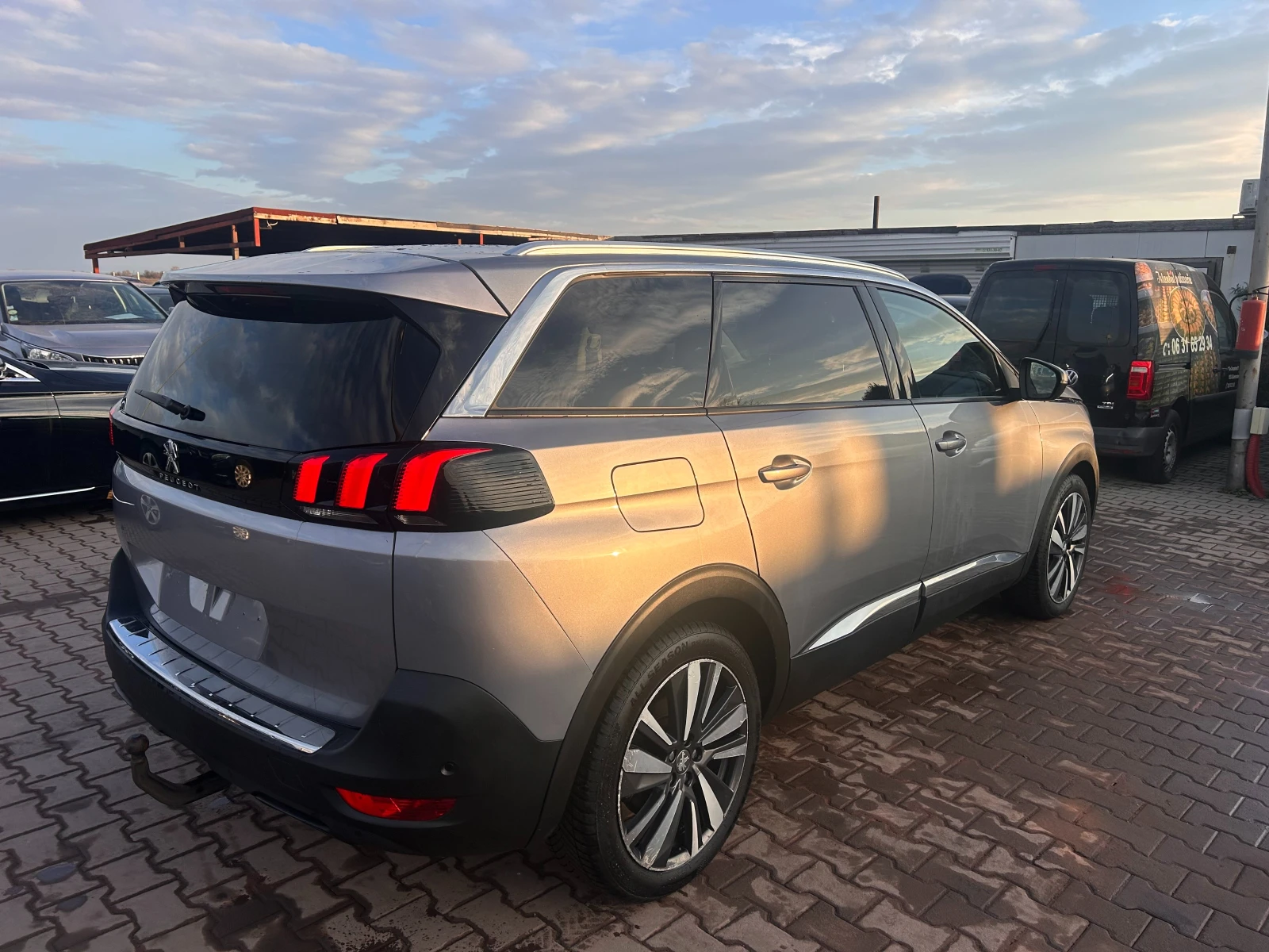 Peugeot 5008 1.5HDI AVTOMAT/NAVI/KAMERA/KOJA 6+ 1 EURO 6 - изображение 6