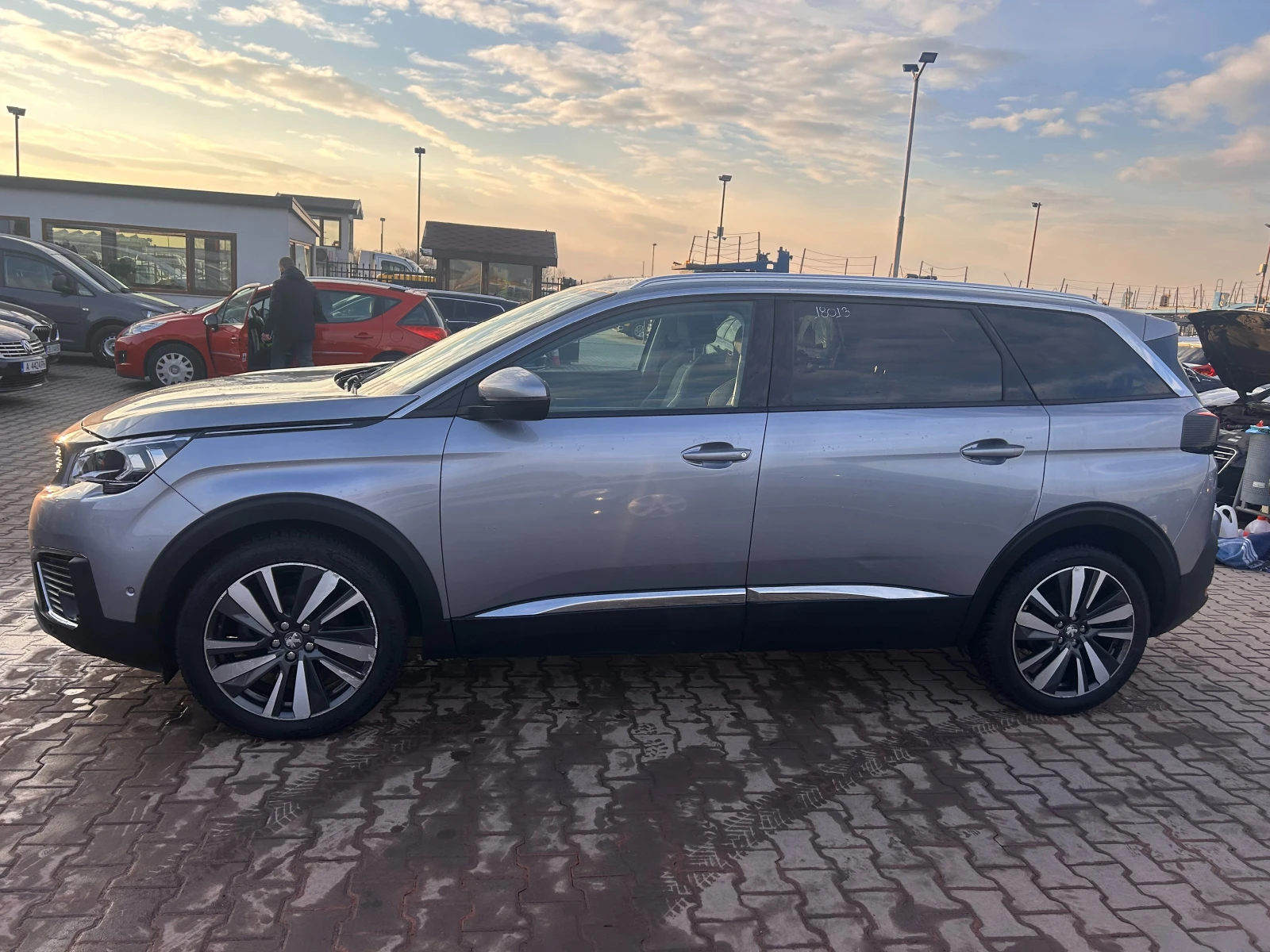 Peugeot 5008 1.5HDI AVTOMAT/NAVI/KAMERA/KOJA 6+ 1 EURO 6 - изображение 9