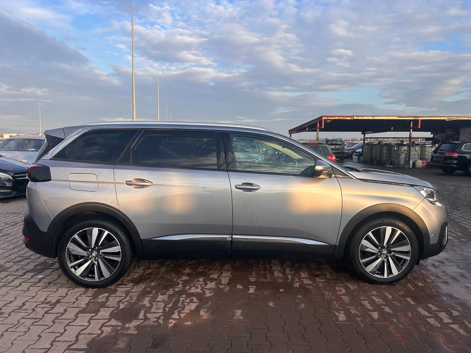 Peugeot 5008 1.5HDI AVTOMAT/NAVI/KAMERA/KOJA 6+ 1 EURO 6 - изображение 5