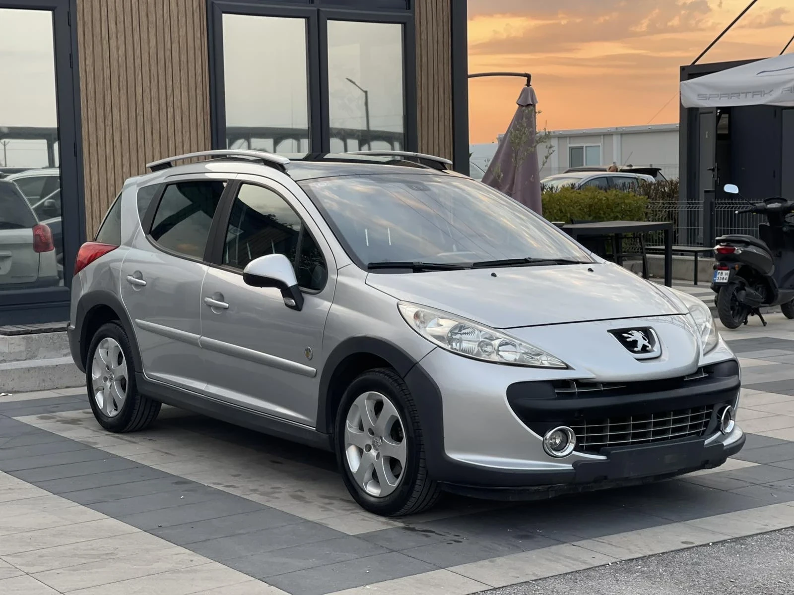 Peugeot 207 207 SW 1.6 HDI - изображение 3