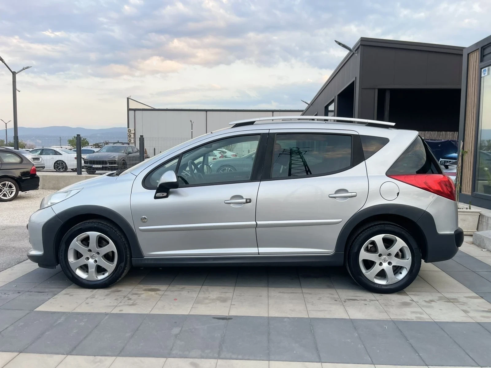 Peugeot 207 207 SW 1.6 HDI - изображение 5