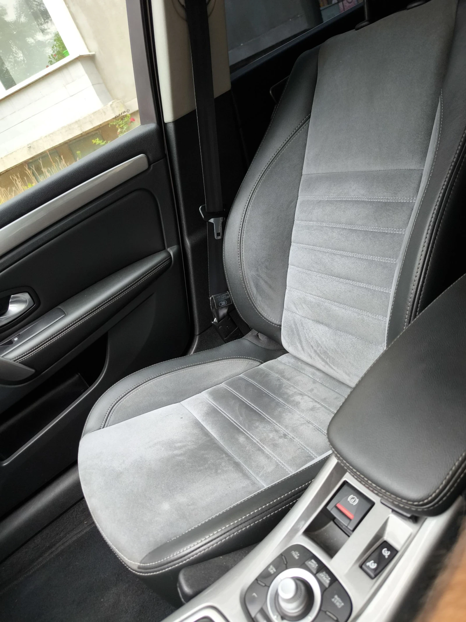 Renault Laguna 2.0dCi, снимка 7 - Автомобили и джипове - 53833718