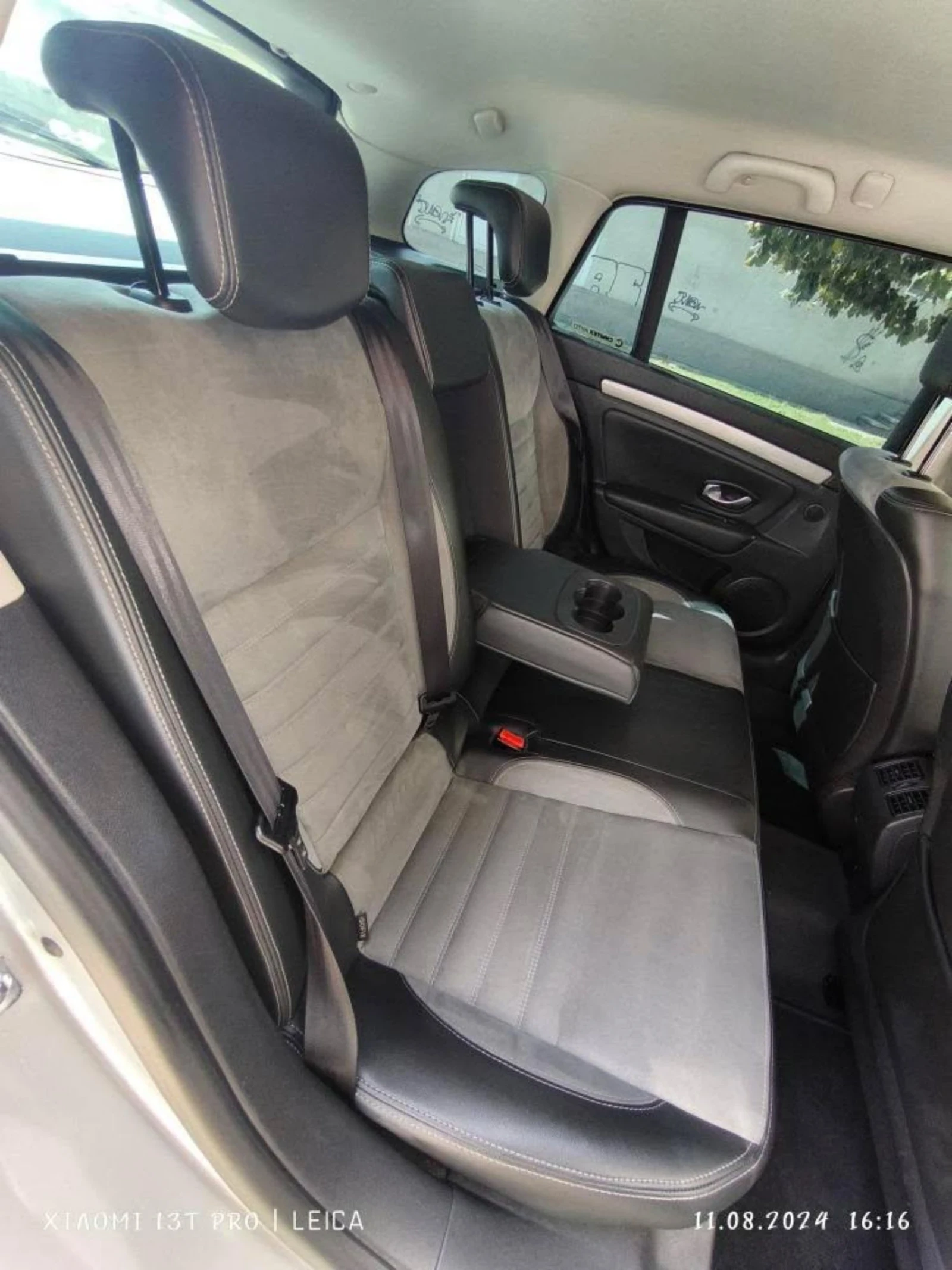 Renault Laguna 2.0dCi, снимка 10 - Автомобили и джипове - 53833718