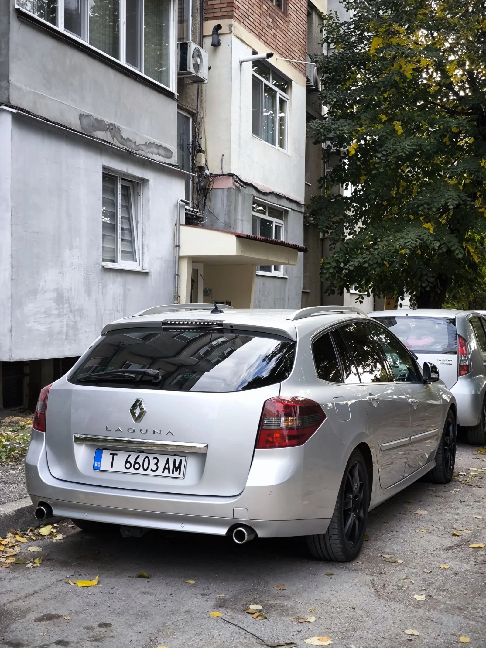 Renault Laguna 2.0dCi, снимка 3 - Автомобили и джипове - 53833718