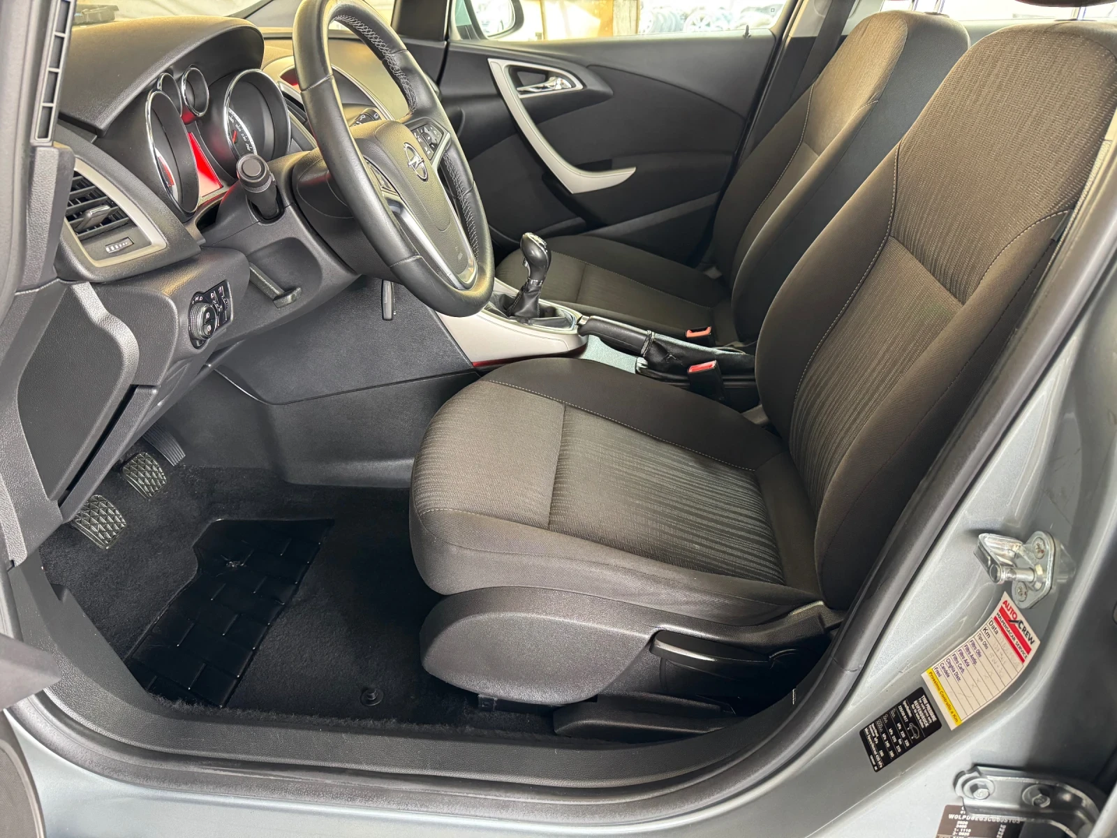 Opel Astra 1, 7 CDTi* EDITION* EURO 5, снимка 14 - Автомобили и джипове - 53873320