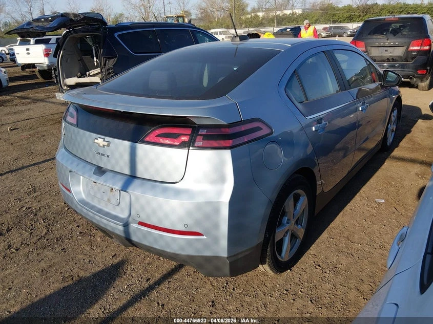 Chevrolet Volt, снимка 4 - Автомобили и джипове - 54327620