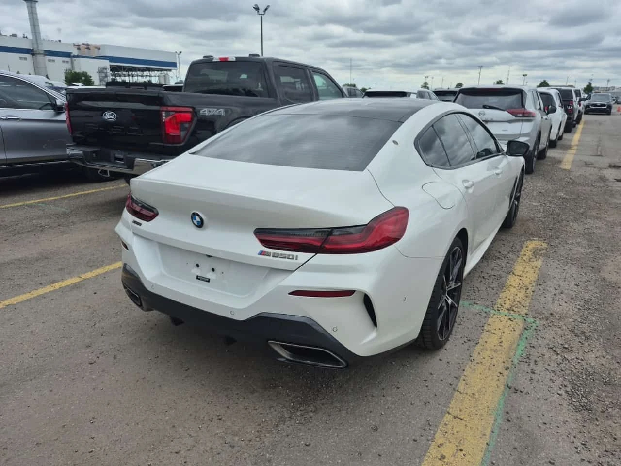 BMW 850 * M850I XDRIVE * CARFAX * ЦЕНА ДО БГ, снимка 3 - Автомобили и джипове - 55243238