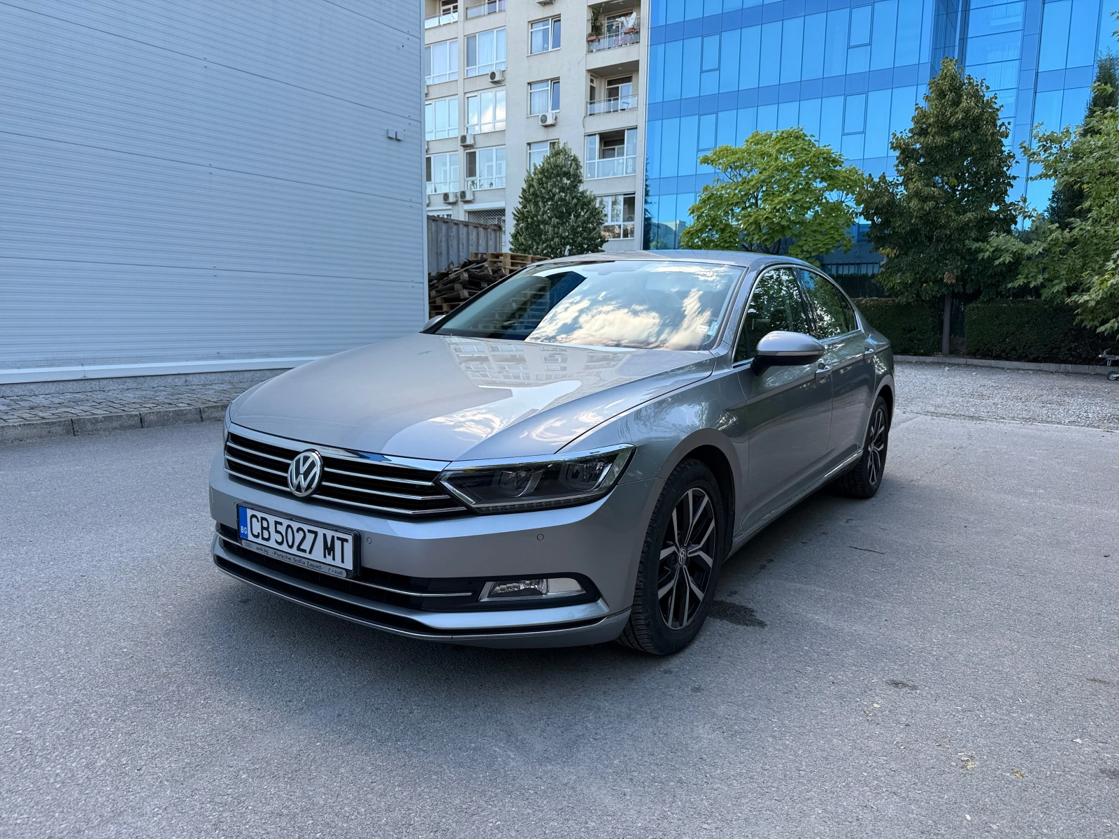 VW Passat  HIGHLINE"DSG"Distronic"FrontAssist* 