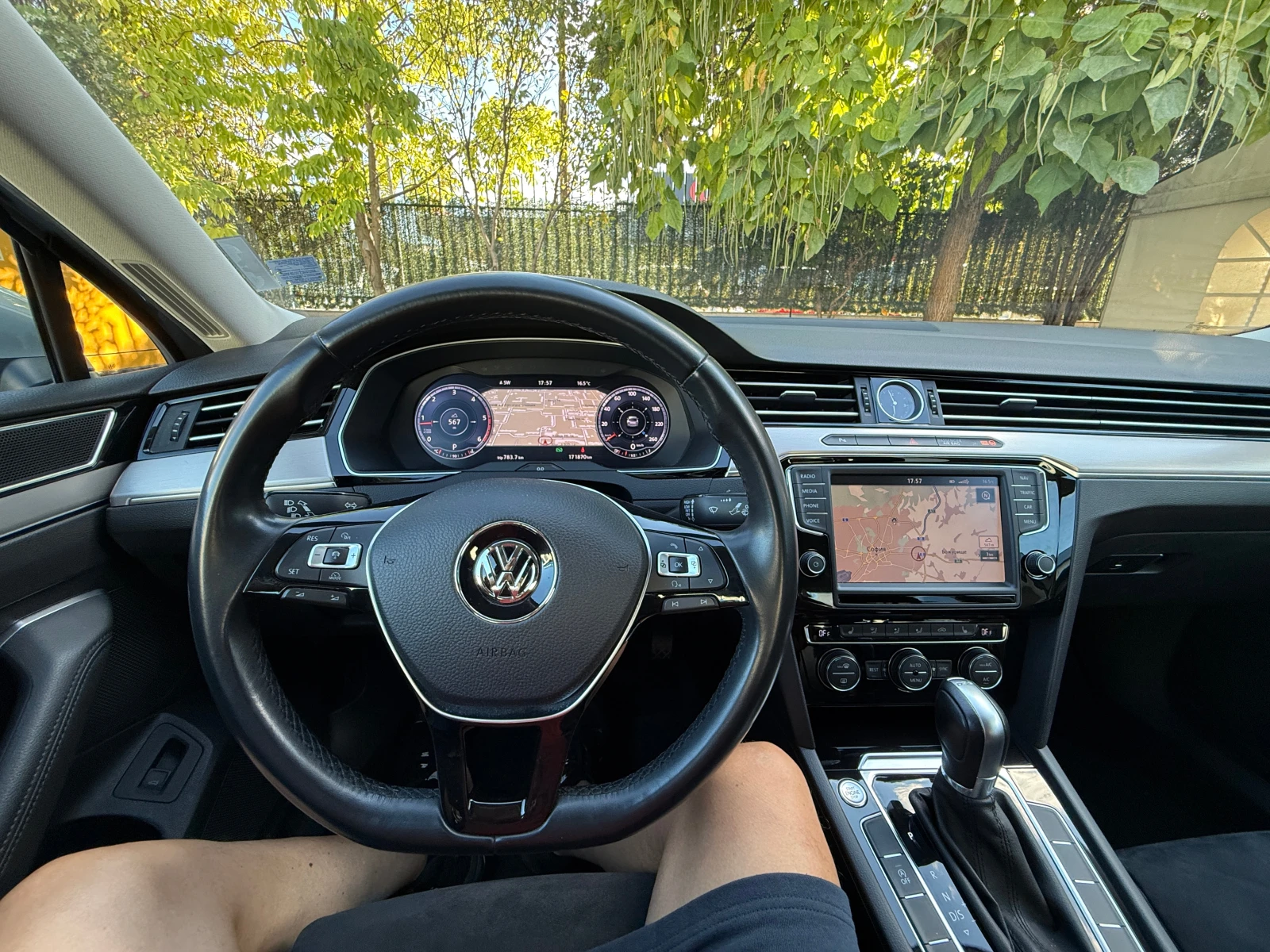 VW Passat  HIGHLINE"DSG"Distronic"FrontAssist* , снимка 7 - Автомобили и джипове - 55439510