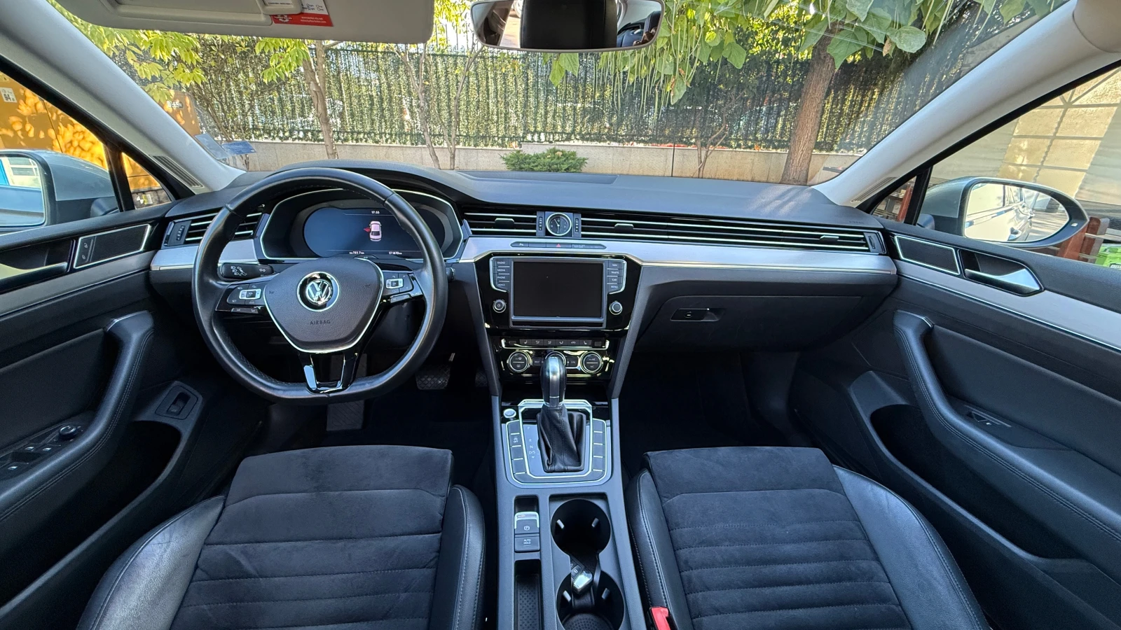 VW Passat  HIGHLINE"DSG"Distronic"FrontAssist* , снимка 16 - Автомобили и джипове - 55439510