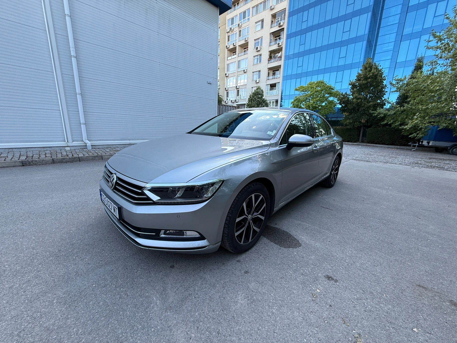 VW Passat  HIGHLINE"DSG"Distronic"FrontAssist* , снимка 13 - Автомобили и джипове - 55439510