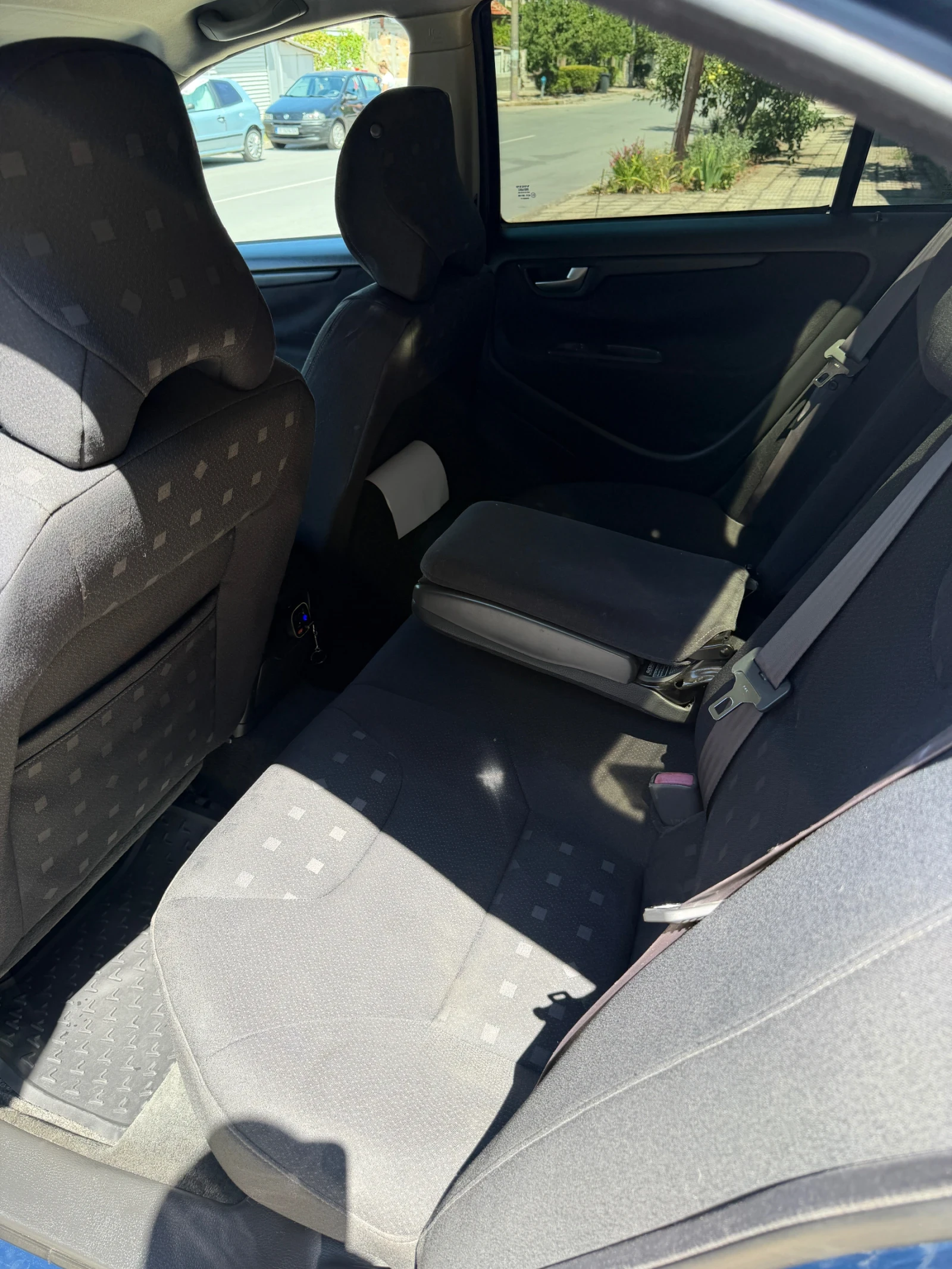 Volvo S60 Газ, снимка 11 - Автомобили и джипове - 55475051