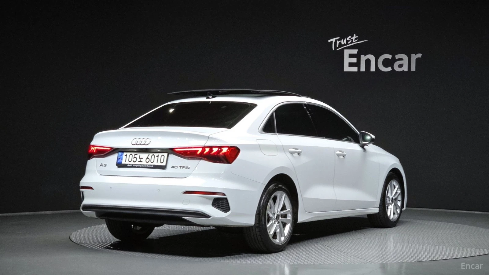 Audi A3 40 TFSI* КОЖА* ПОДГРЕВ* ПАНО* КАМЕРА, снимка 2 - Автомобили и джипове - 55481044