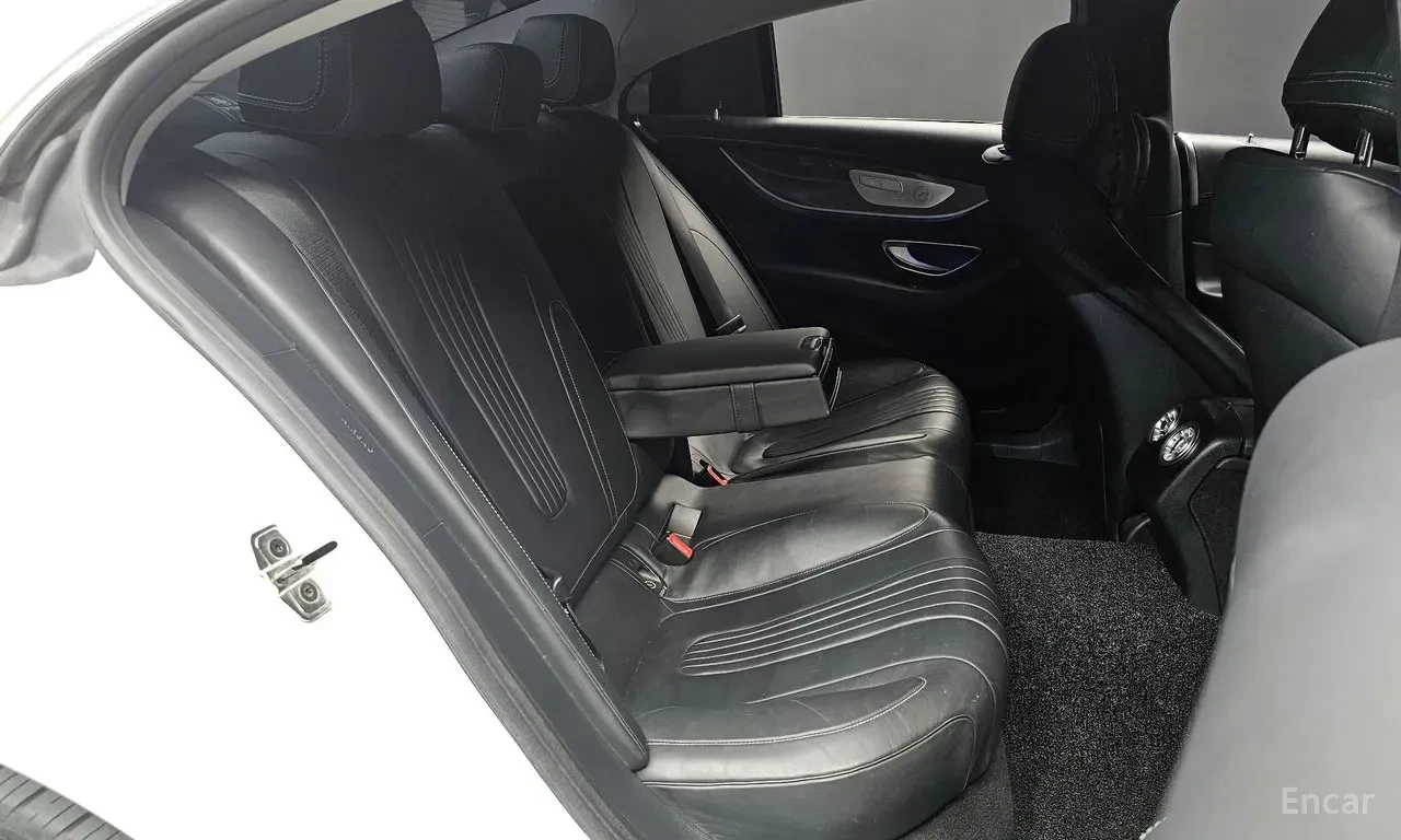 Mercedes-Benz CLS 300 AMG* LINE* BURMESTER* ХЕДЪП* 360КАМЕРА* LANE* ASSI, снимка 16 - Автомобили и джипове - 55695145