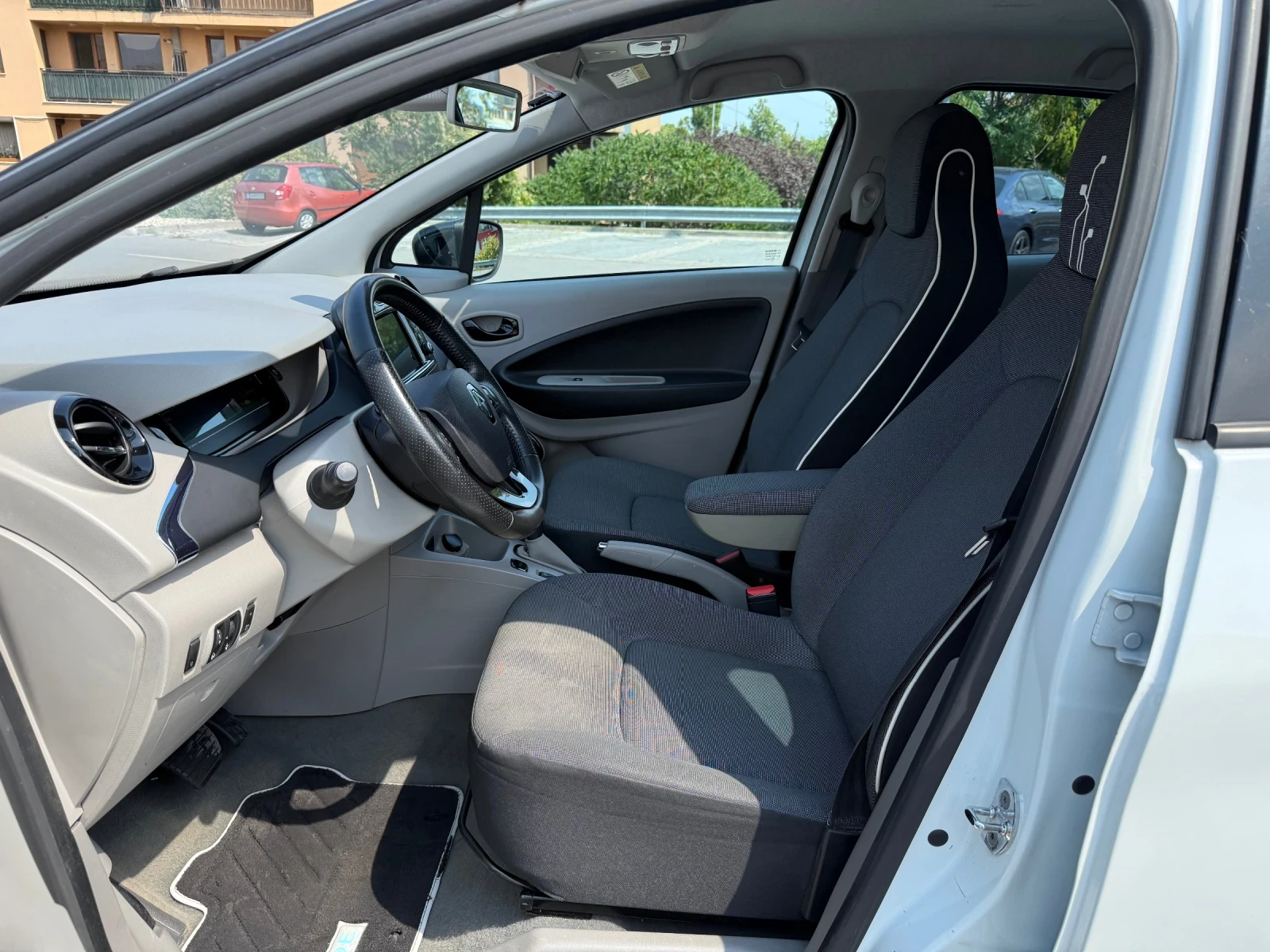 Renault Zoe Q210, снимка 10 - Автомобили и джипове - 55786985
