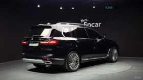 BMW X7 40d* ВЪЗДУХ* 360* ЕКРАНИ* ОБДУХВАНЕ* ДИСТРОНИК, снимка 2