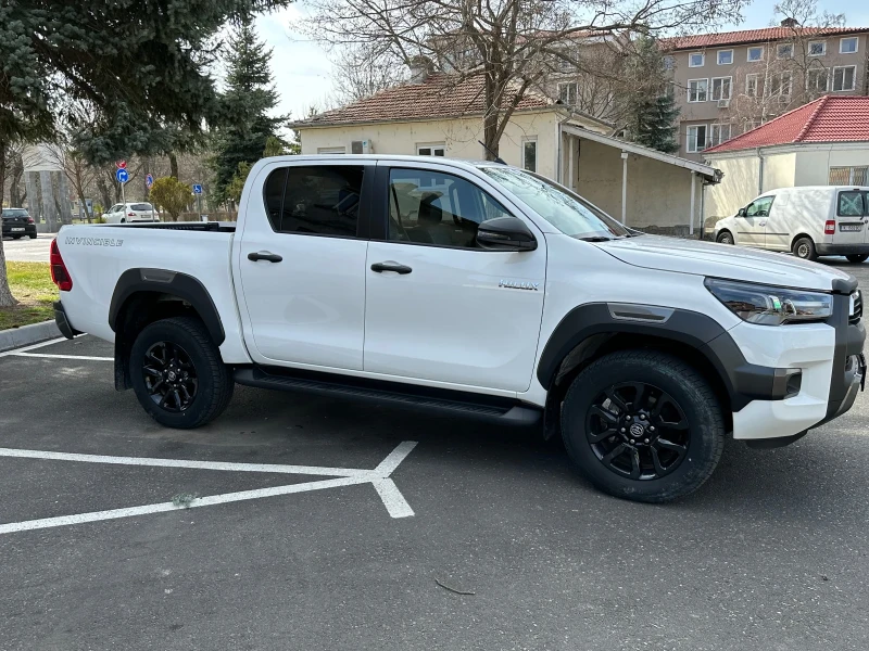 Toyota Hilux INVINCIBLE, снимка 4 - Автомобили и джипове - 48495009