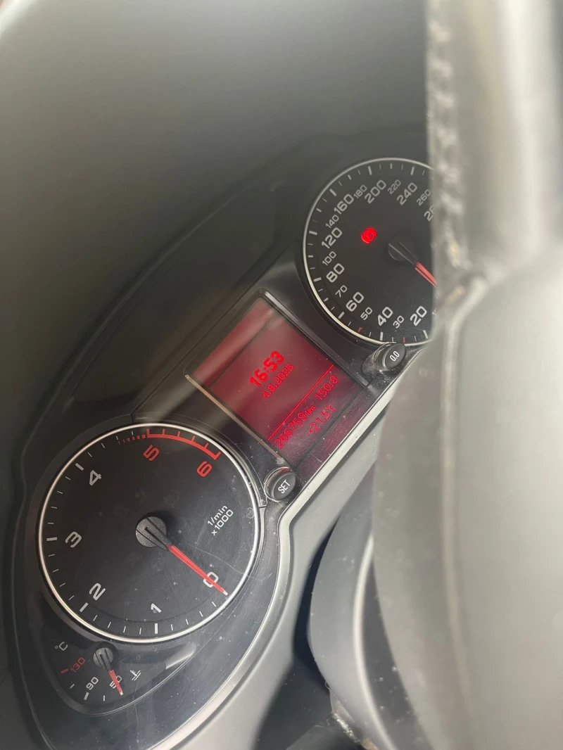 Audi Q5 2.0TDI , снимка 8 - Автомобили и джипове - 52215857