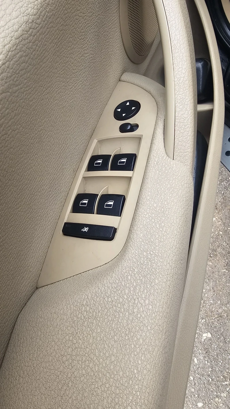 BMW X1 2.0D FACELIFT Xdrive ZF8-степенна скоростна кутия, снимка 16 - Автомобили и джипове - 52855941