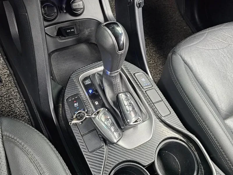 Hyundai Santa fe 2.0 4Wd Premium, снимка 17 - Автомобили и джипове - 53563286