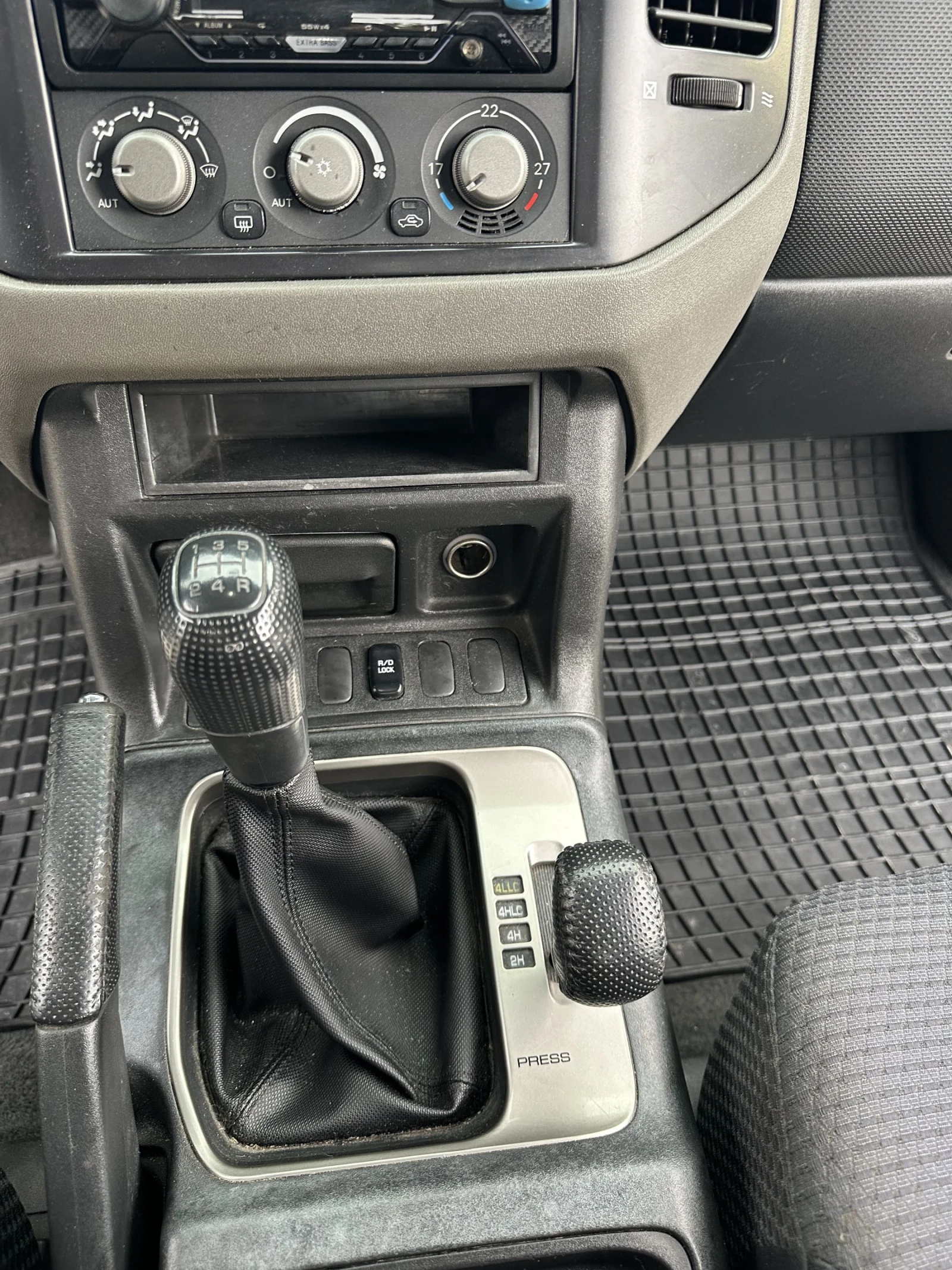 Mitsubishi Pajero 2.5 tdi 116+ к.с - изображение 8