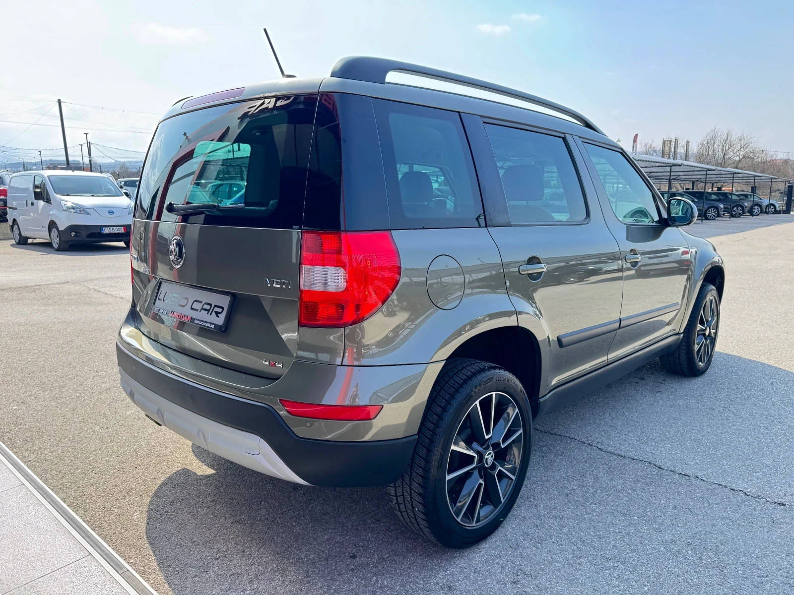 Skoda Yeti 2.0TDI-4х4-170кс-LED-NAVI-КОЖА-ТОП СЪСТОЯНИЕ, снимка 5 - Автомобили и джипове - 53876326