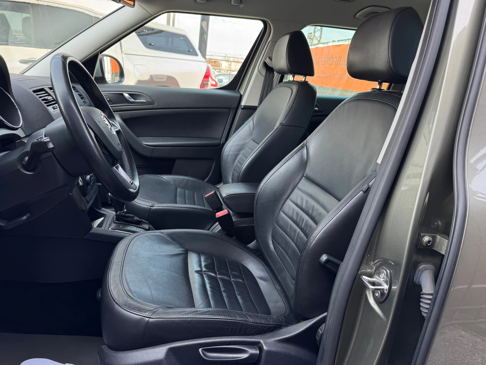 Skoda Yeti 2.0TDI-4х4-170кс-LED-NAVI-КОЖА-ТОП СЪСТОЯНИЕ, снимка 8 - Автомобили и джипове - 53876326