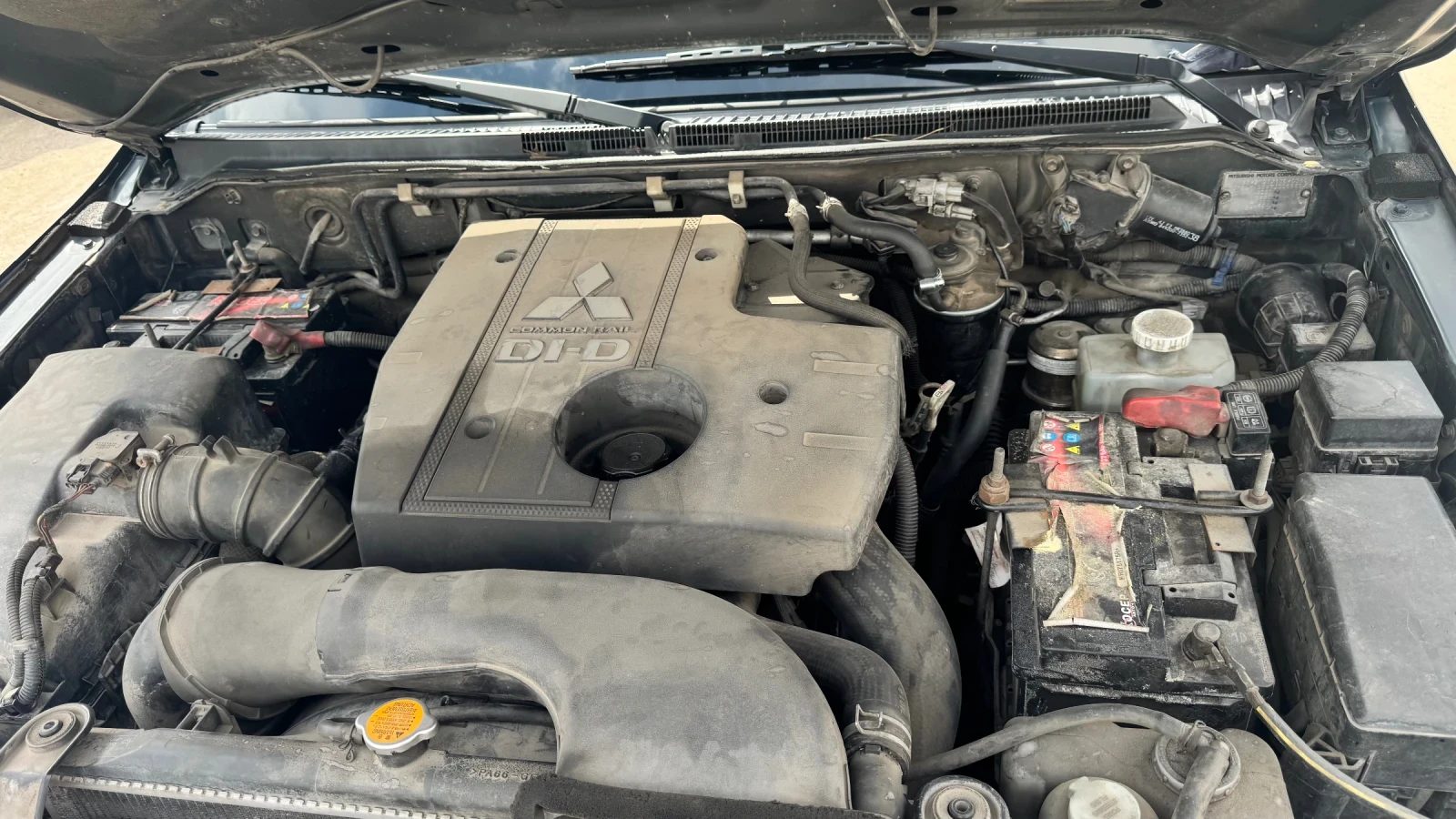Mitsubishi Pajero 3.2 DID 177кс, снимка 12 - Автомобили и джипове - 54574317
