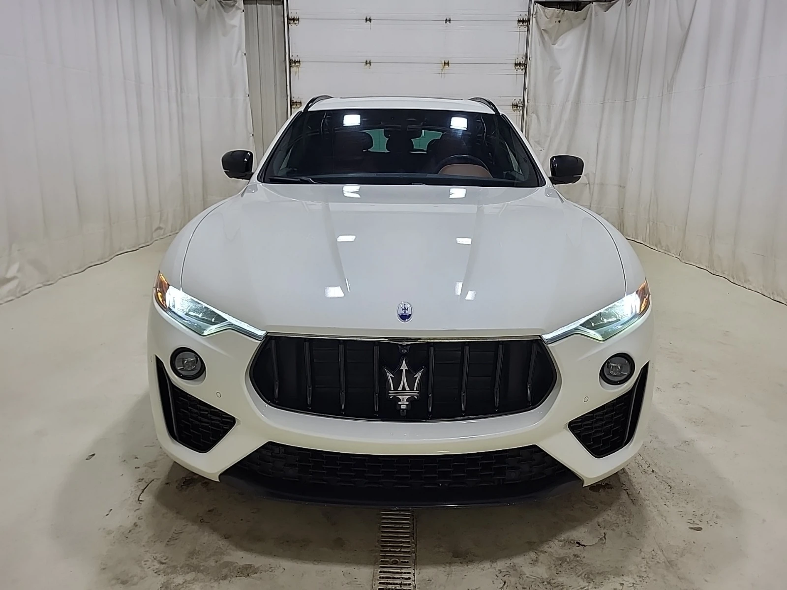 Maserati Levante MODENA * * CARFAX * * АВТО КРЕДИТ * * , снимка 2 - Автомобили и джипове - 55003625