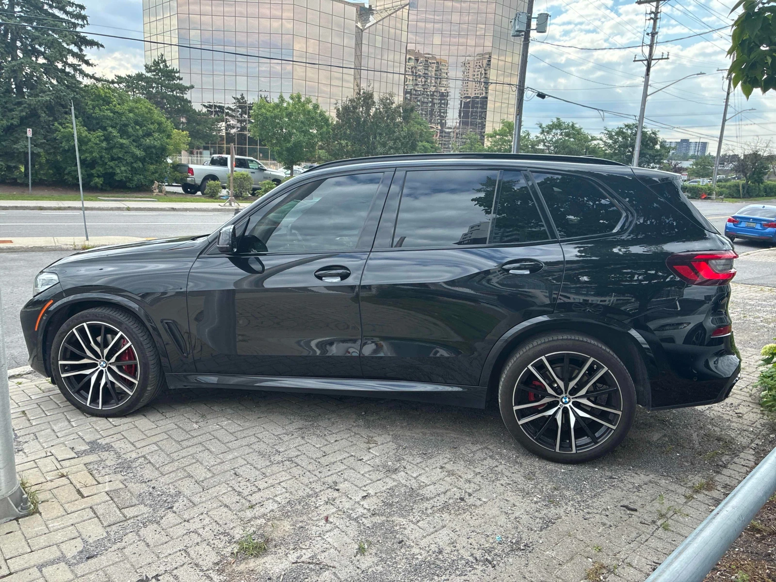 BMW X5 xDrive40i | M Sport | Sky Lounge | HUD | Harman/Ka, снимка 2 - Автомобили и джипове - 55846107