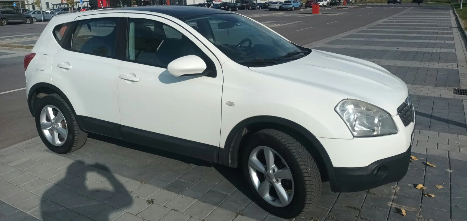 Nissan Qashqai 1.5dci, снимка 5 - Автомобили и джипове - 56447180