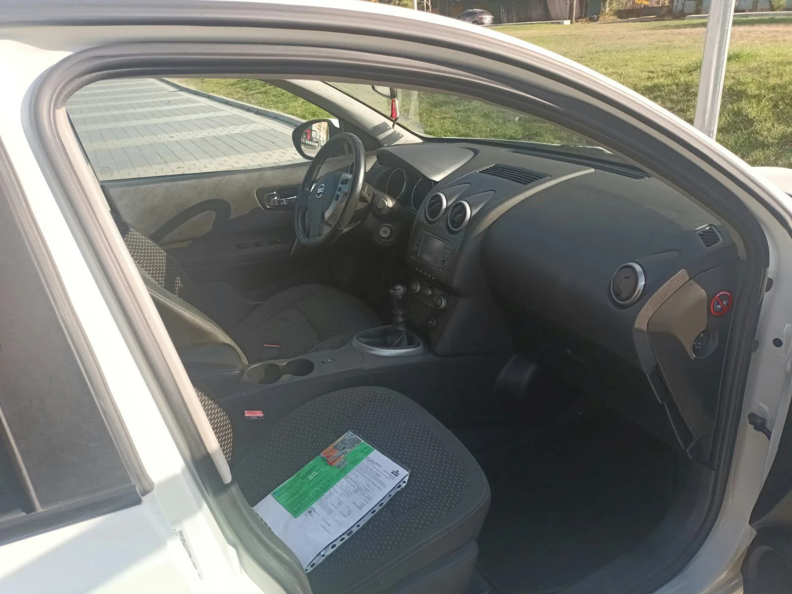 Nissan Qashqai 1.5dci, снимка 8 - Автомобили и джипове - 56447180