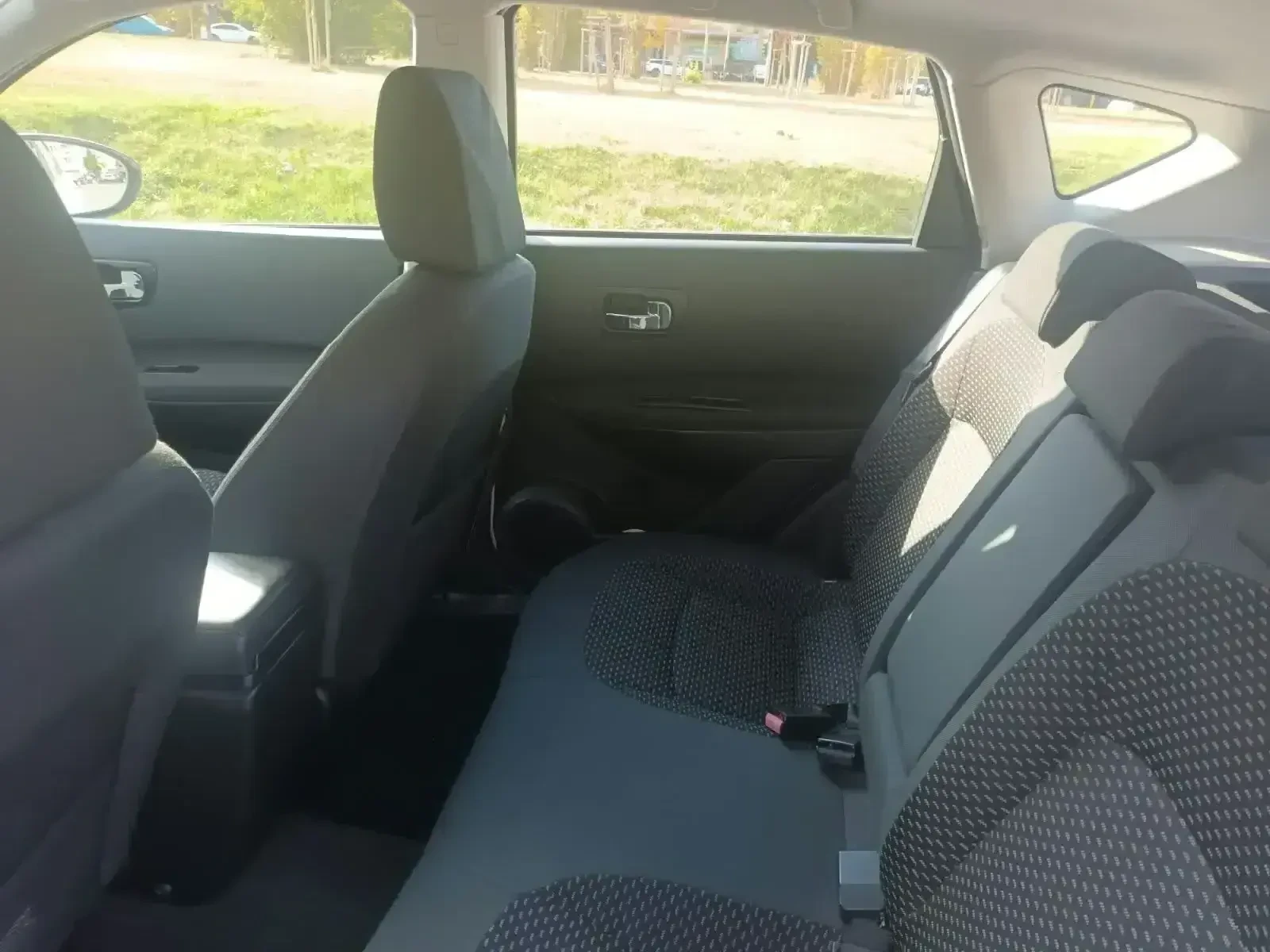 Nissan Qashqai 1.5dci, снимка 10 - Автомобили и джипове - 56447180