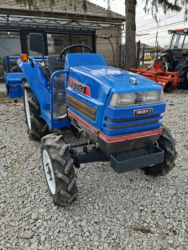 Трактор ISEKI TA227 22к.с. 4WD с фреза ДЖЕЙ ТРЕЙДИНГ, снимка 2 - Селскостопанска техника - 50574579