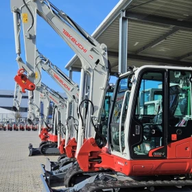 Багер Takeuchi TB250-2, снимка 2