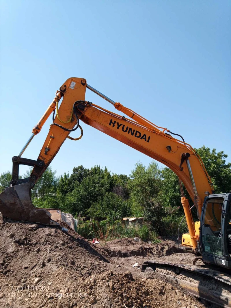 Багер Hitachi 250, снимка 5 - Индустриална техника - 48418912