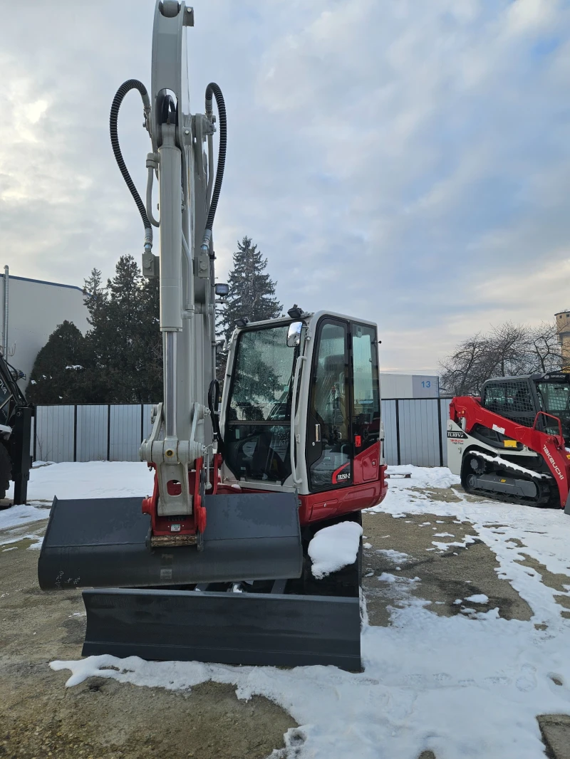 Багер Takeuchi TB250-2, снимка 2 - Индустриална техника - 48764484