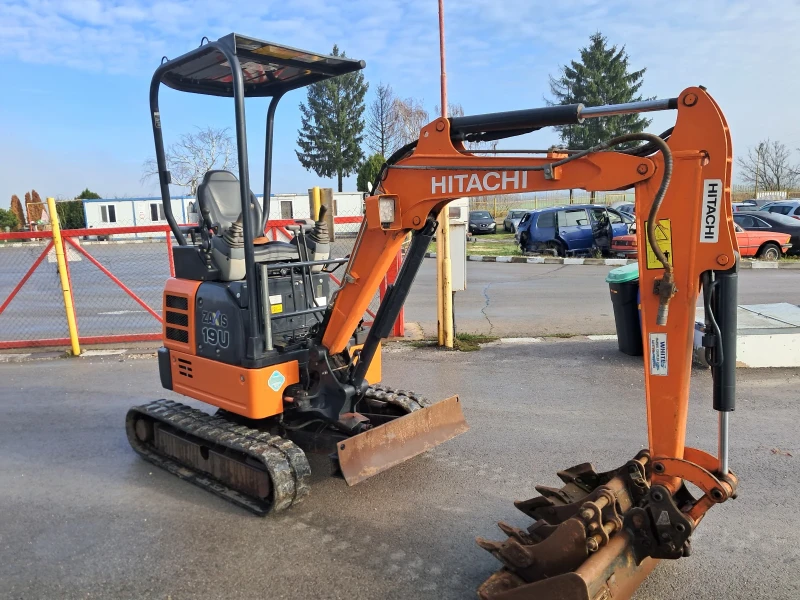 Багер Hitachi ZAXIS 19U-5A
