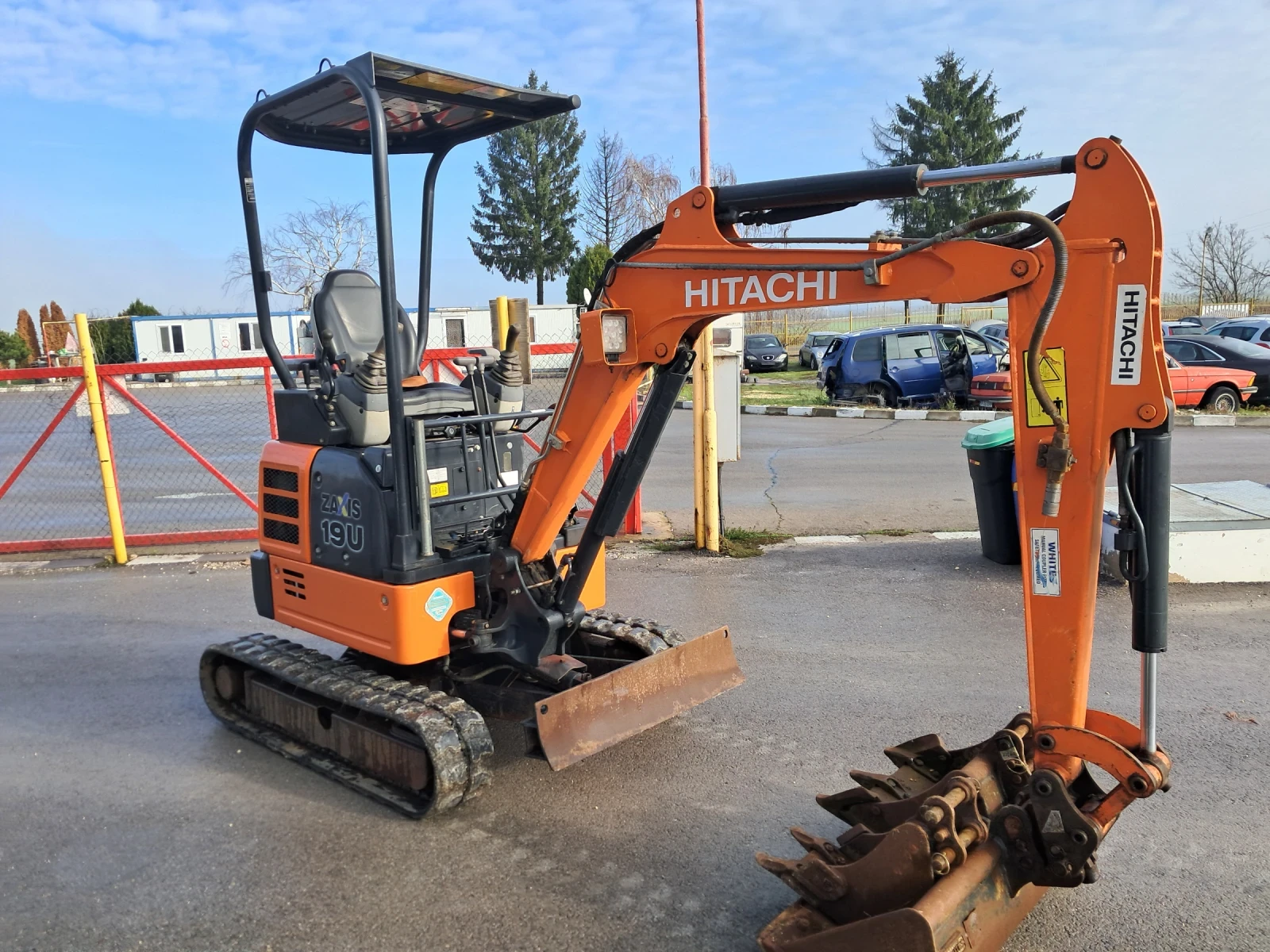 Багер Hitachi ZAXIS 19U-5A, снимка 1